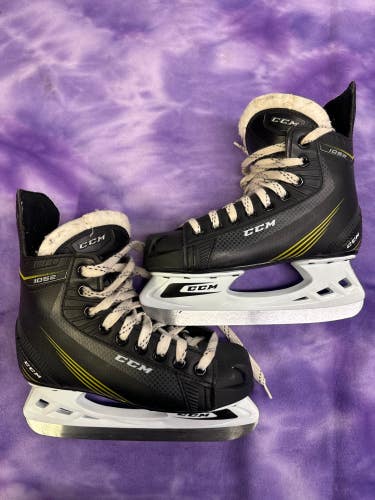 CCM 1052 Hockey Skates Regular Width 8 (Used)