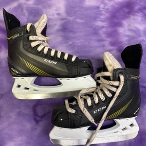 CCM 1052 Hockey Skates | Senior 8 (Used)
