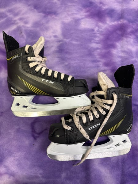 CCM 1052 Hockey Skates | Senior 8 (Used)