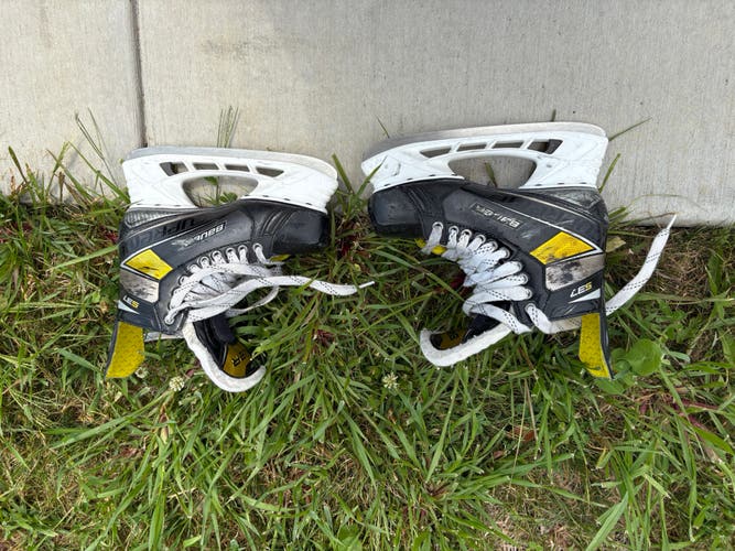 Bauer Supreme S37 Hockey Skates 6 (Used)