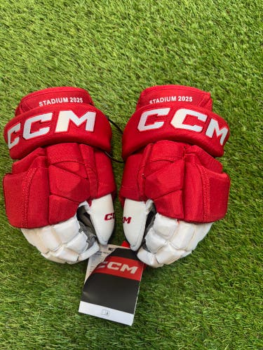 Detroit Hometown-CCM HG12 Gloves 13" Pro Stock (New)