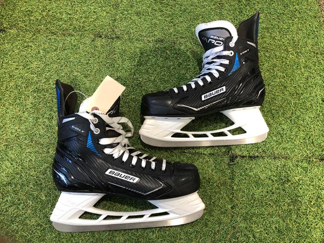 Senior Bauer Vapor VOLT Hockey Skates Regular Width 10.0 (Used)