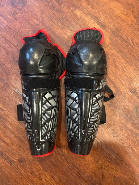 Junior CCM JetSpeed FT350 11" Shin Pads  (Used)