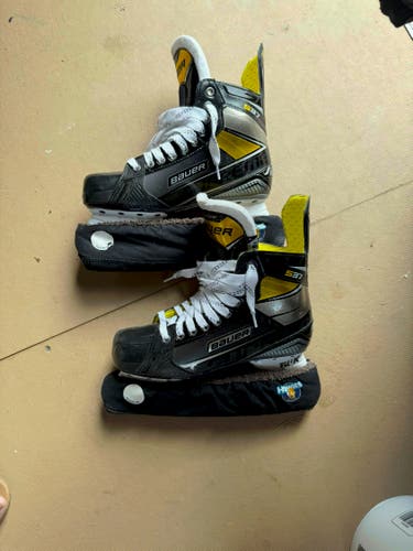 Bauer Supreme S37 Hockey Skates Regular Width 8.5 (New)