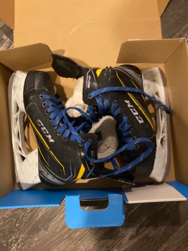 CCM Tacks 9042 Hockey Skates 7 (Used)