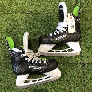 Junior Bauer XLS Hockey Skates Regular Width Size 1.0 (Used)