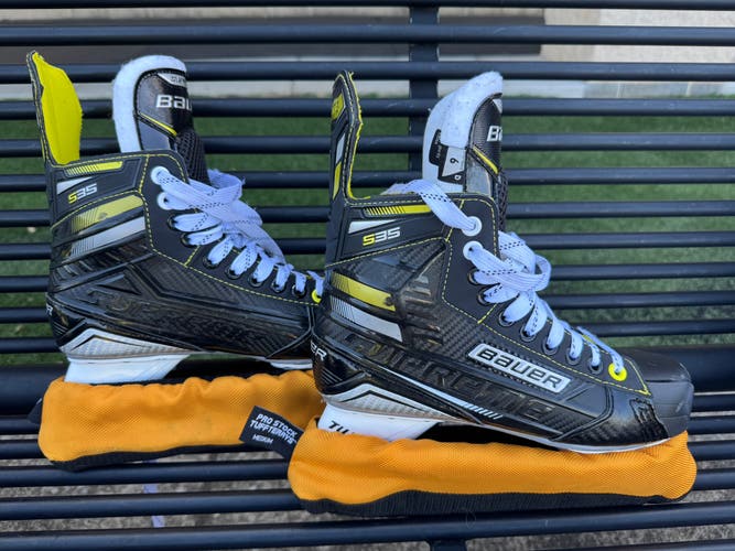 Bauer Supreme S35 Hockey Skates Regular Width 6 (Used)