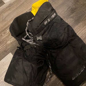 Medium Junior Bauer Supreme 10 Hockey Pants  (Used)