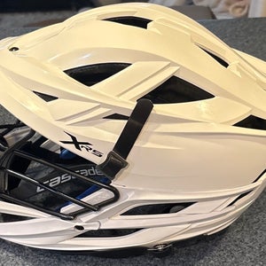 Cascade XRS Pro Helmet: White/Black
