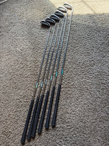 Men's Ping G25 Right Handed Iron Set Regular Flex Steel Shaft (Used)
