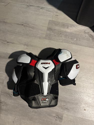 Senior Medium CCM FT6 Pro Shoulder Pads (New)