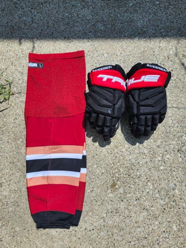 Ottawa True 9x 14" Sanderson gloves with bonus socks