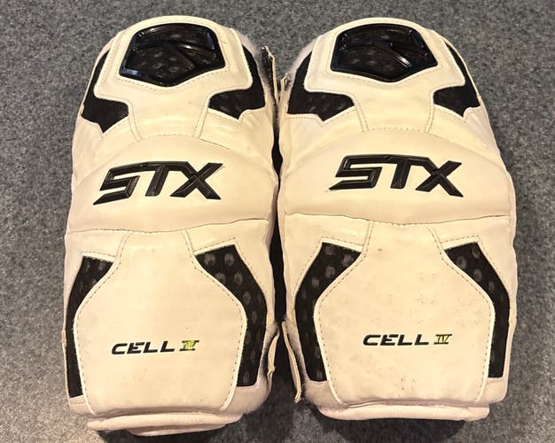 STX Cell IV Arm Pads: Medium