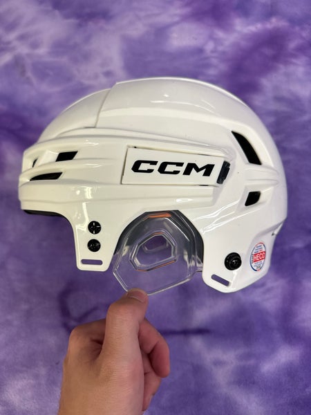 White Medium CCM Tacks 720 Helmet (Used)