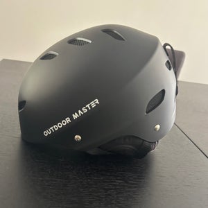Unisex Small / Medium Helmet (Used)