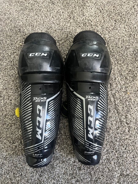 Youth CCM Tacks 9550 10" Shin Pads (Used)