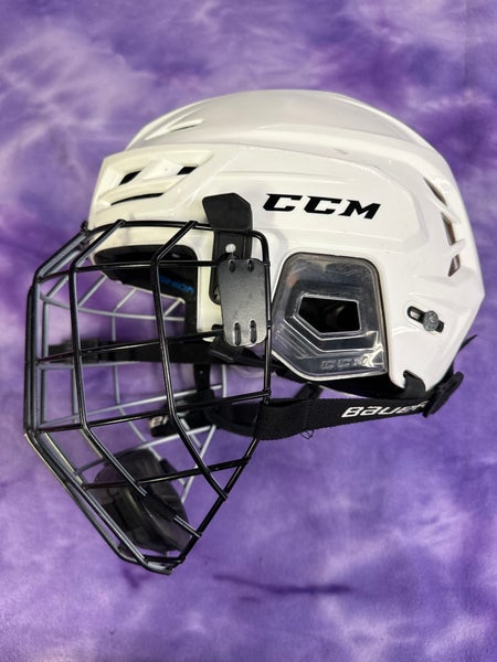 White Medium CCM Tacks 710 Helmet (Used)