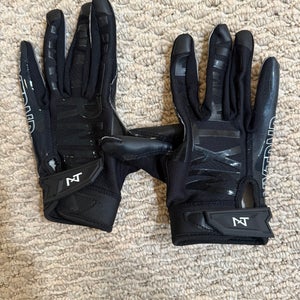 Black XL Adult  Gloves (Used)