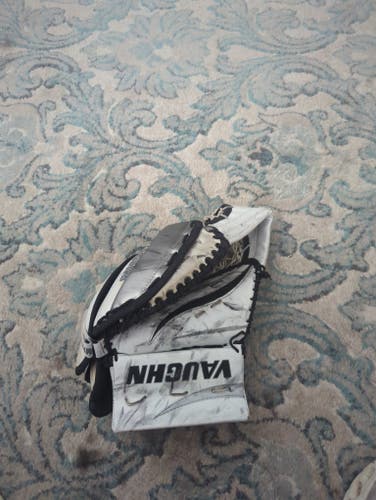 Vaughn Full Right Glove (Used)