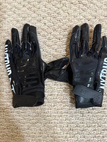 XL Adult Gloves (Used)
