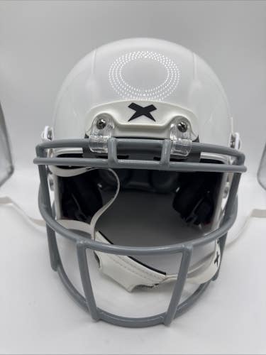 Xenith X2E+ 2023 Youth Football Helmet Youth Size Medium White Color READ