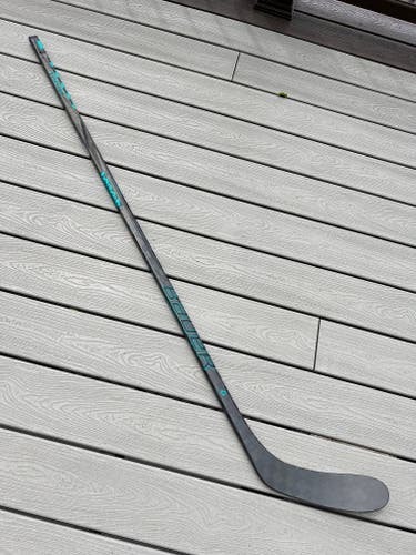 55 flex P28 Bauer Twitch Left Hand Hockey Stick P28 (Used)