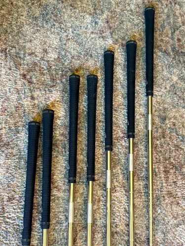 Men's Nike Ignite 2 Right Handed Iron Set  Steel Shaft (Used)