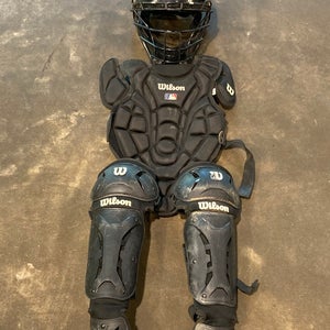 Used Youth Wilson EZ GEAR Catcher's Set | Age 6 - 8