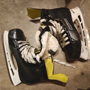 Bauer Supreme S25 Hockey Skates Regular Width Size 2 (Used)