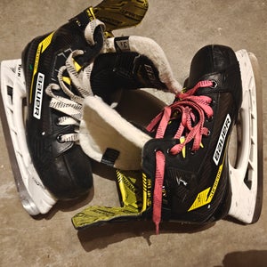 Bauer Supreme S27 Hockey Skates Regular Width Size 3.5 (Used)