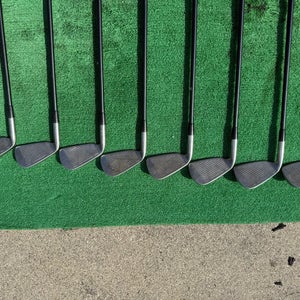 Men's 2010 Mizuno T Zoid Right Handed Iron Set Stiff Flex  Graphite Shaft (Used)