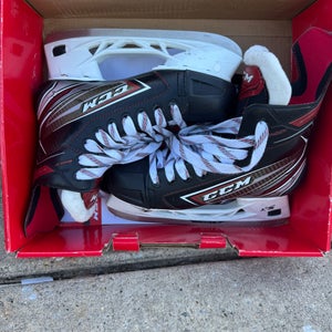 CCM JetSpeed Shock Hockey Skates  Regular Width Size 4.5 (Used)