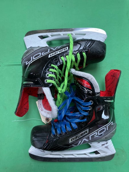 Senior Bauer Vapor X3.7 Hockey Skates Regular Width Size 6 (Used)