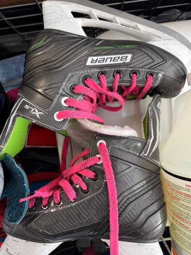 Bauer XLS Hockey Skates Size 2 (Used)