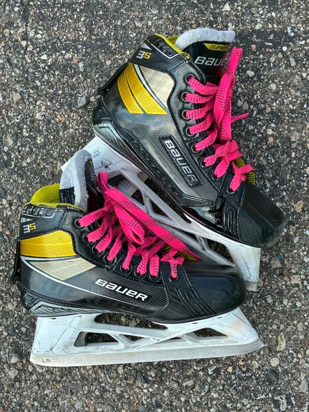 Intermediate Bauer Supreme 3S Hockey Skates Regular Width Size 4 (Used)
