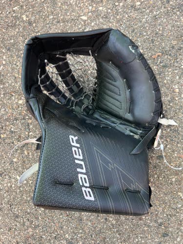 Black Senior Bauer Supreme Ultrasonic Goalie Gloves & Blockers Regular (Used)