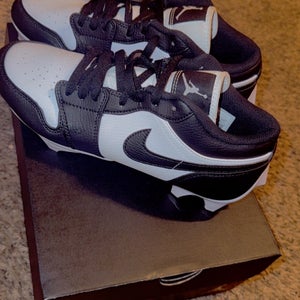 Men's Size M 8.0 (W 9.0) Air Jordan Low Top (Used)
