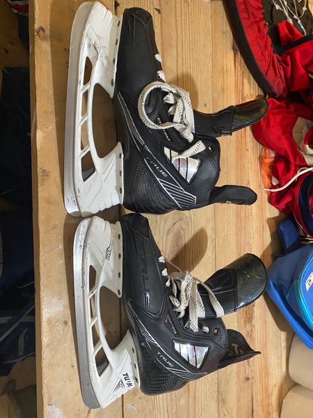 2024 True Pro Custom Hockey Skates Regular Width Pro Stock 11 (Used)