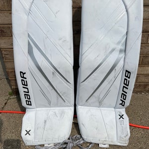 White 30" Intermediate Bauer Vapor X5 Pro Goalie Leg Pads (Used)