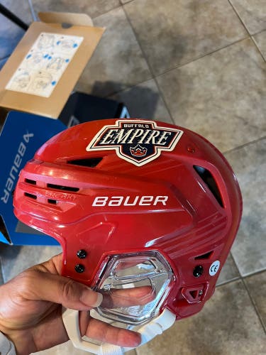 Small Bauer Re-Akt 85 Helmet (Used)