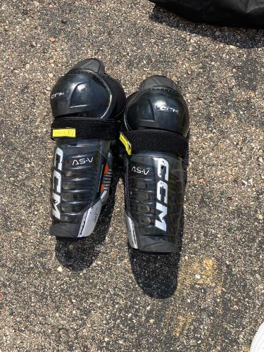 Junior CCM Tacks AS-V Shin Pads 12" (Used)