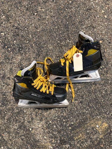 Intermediate Bauer Supreme 3S pro Hockey Goalie Skates Regular Width Size 5 (Used)