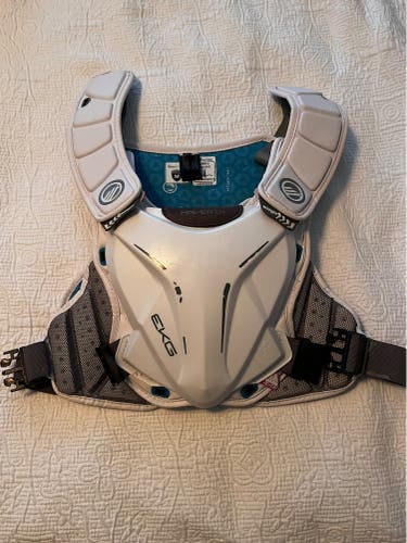 Adult Medium Maverik Shift EKG Speed Shoulder Pads (Used)