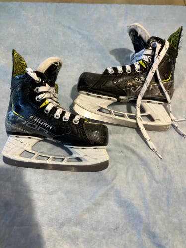 Youth Bauer Vapor 3X Hockey Skates Regular Width 13.5 (Used)