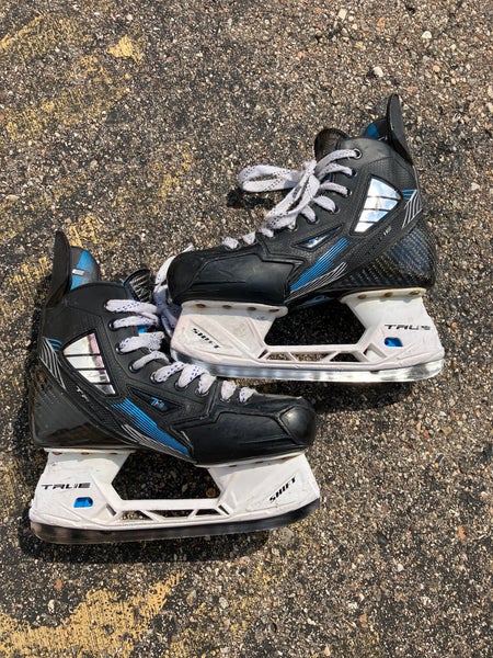 Junior True TF9 Hockey Skates Size 5.5 (Used)