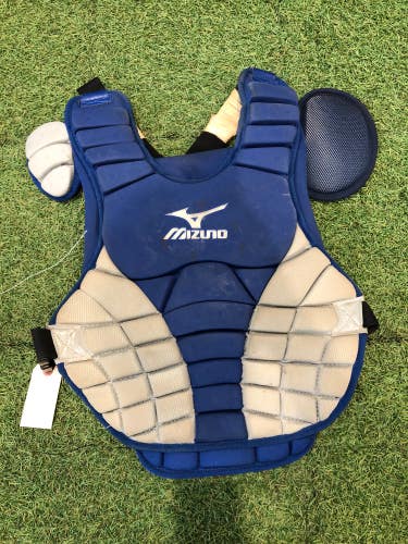 Adult 14.5" Mizuno DryLite Catcher's Chest Protector (Used)