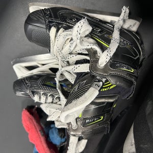 Bauer Elite Hockey Goalie Skates Size 2 (Used)