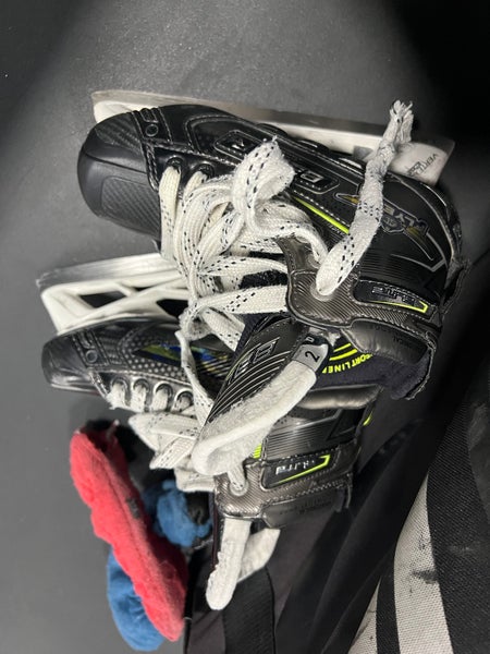 Bauer Elite Hockey Goalie Skates Size 2 (Used)