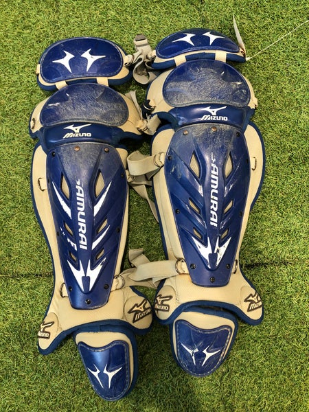 Adult 16" Mizuno Samurai Catcher's Leg Guards (Used)