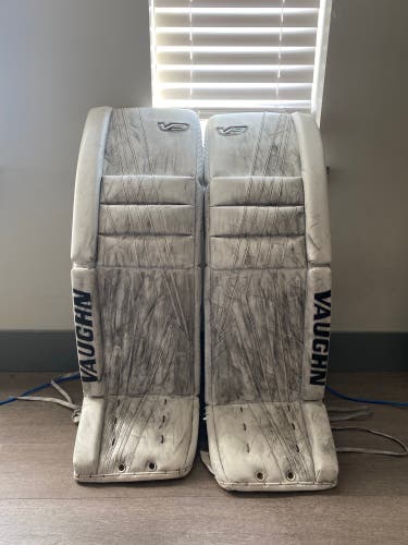 35"  2020 Vaughn Velocity V9 Pro Carbon Goalie Leg Pads Pro Stock (Used)